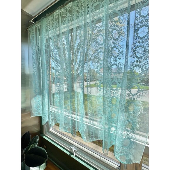 Vintage 70s curtain, light blue floral mesh, sheer, rod heading - Picture 3 of 9